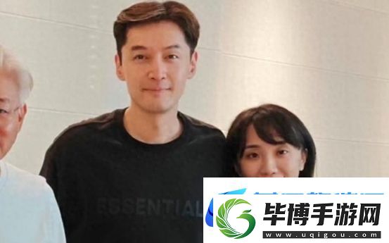 42岁胡歌罕见秀恩爱-晒与妻子合照-互动亲密太幸福-好有夫妻相 