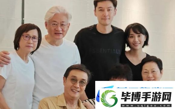 42岁胡歌罕见秀恩爱