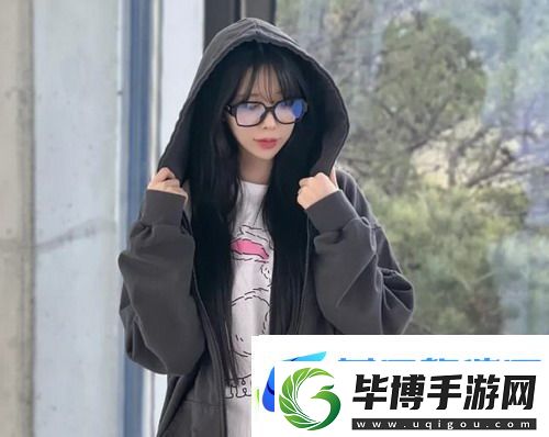 免费站在线观看人数最多的第一集引发热议-友评论：真是让我笑到肚子疼！ 